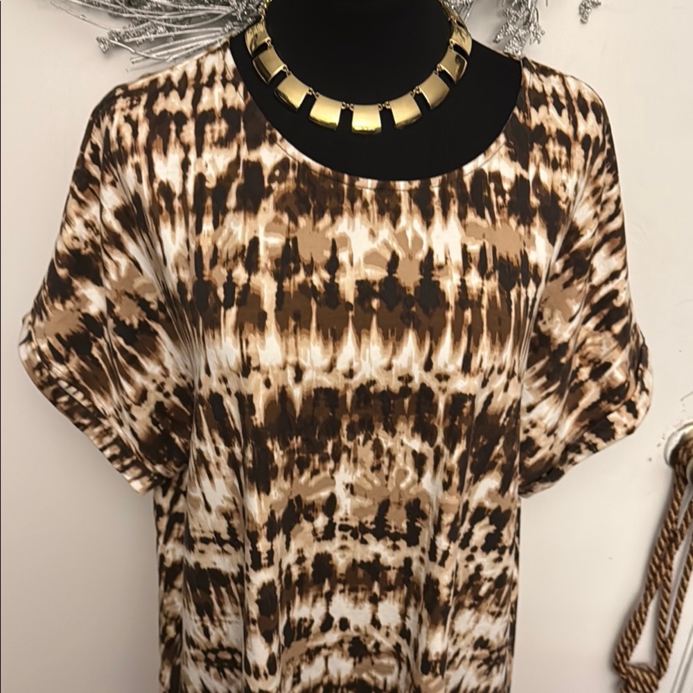 Elegant Brown Patterned Dress - Picture 2 of 9